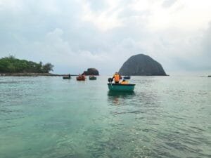 Du lịch hòn yến